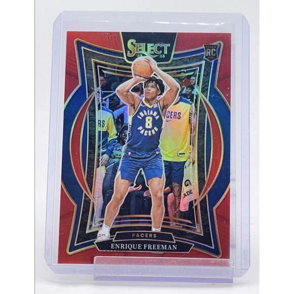 2024-25 Panini Select - Concourse Enrique Freeman #80 Red Prizm /199 (RC) - Picture 1 of 2